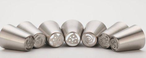 7-Piece Kitchen Stainless Steel Cake Decorating Russian Piping Tips Set N7
