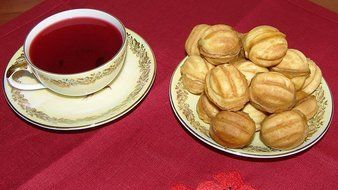 Sweet Russian Oreshki Pastry cookie Nutlets 16 M Oreshnitsa Oreshnica Орешница