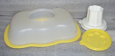 Tupperware Holiday Jello Mold Limited Edition 6 Cups Yellow