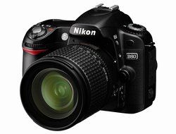 Nikon D80 10.2MP Digital SLR Camera Kit with 18-135mm AF-S DX Zoom-Nikkor Lens N6