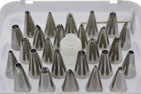 Cake Decorating Piping Tips - Stainless Steel Pastry Cupcake Decorating Reusable Icing Nozzle - 26 Piece Set -... N4