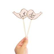 Set of 2pcs we do Love Birds Wooden Cake Topper Sticks Wedding Cake Photo Props N7