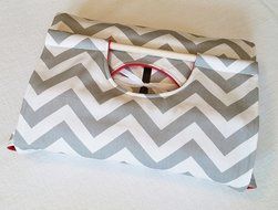 Gray Chevron 9x13 Dish Tote, FREE Shipping, Can be Personalized Silver and White ZigZag Stripe N6