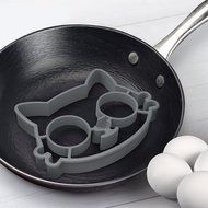 Fred &amp; Friends FUNNY SIDE UP, Skull Egg Mold N16