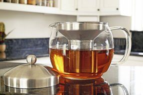 Willow &amp; Everett Teapot Kettle with Warmer - Tea Pot and Tea Strainer Set - Tea Infuser Holds 3-4 Cups N4