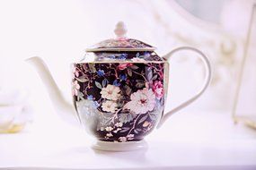 Maxwell &amp; Williams William Kilburn Midnight Blossom 38floz Ceramic Teapot N3