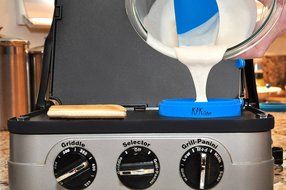 5-Piece Baking Set | 2 Egg Rings, 1 Spatula, 1 Turner &amp; 1 Whisk | Free Pancake Recipes eBook | Perfect Pancakes... N3