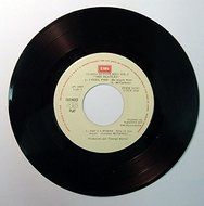 THE BEATLES IMPORT " A COLLECTION OF BEATLES OLDIES" VOL.1 45 RPM Record N4