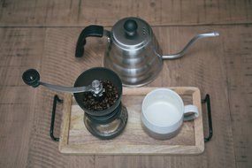 Premium Ceramic Burr Manual Coffee Grinder. Large 100g Capacity Coffee Mill. For Espresso, Pour Over, French Press... N7