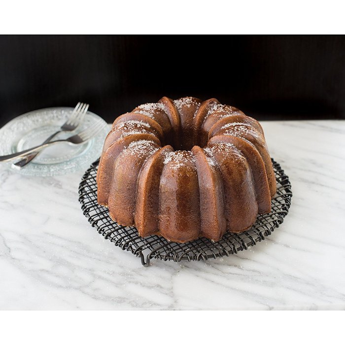 Nordic Ware Platinum Collection Anniversary 10- to 15-Cup Bundt Pan N5