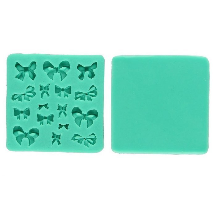 niceEshop(TM) Snowflake Shape Christmas Party Silicone Cake Molds Decoration Fondant Baking Mold,Random Color