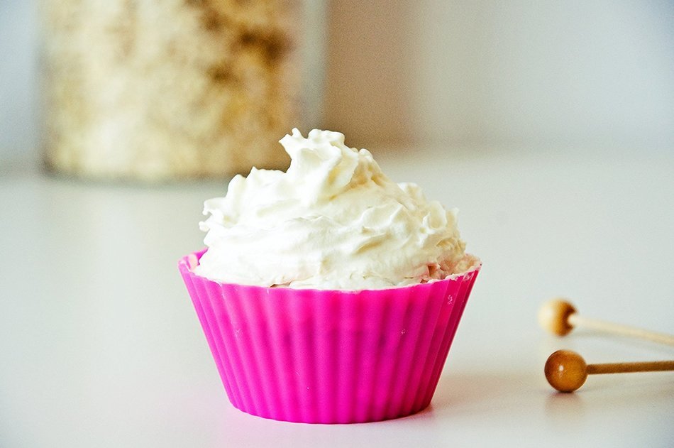 Brighid's Kitchen Green Reusable Silicone Baking Cups / Muffin Cups with eBook Cookbook and Product Guide, Set... N11