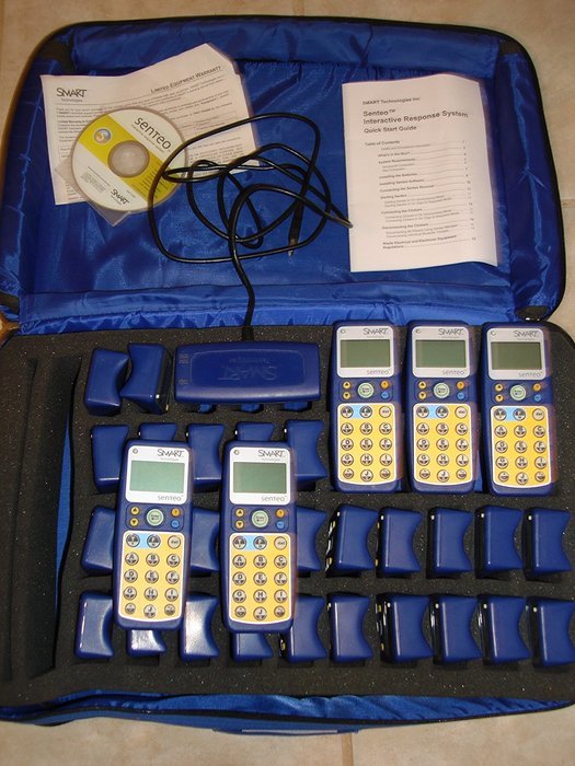 Senteo Interactive Response System- Receiver and 32 Student Clickers