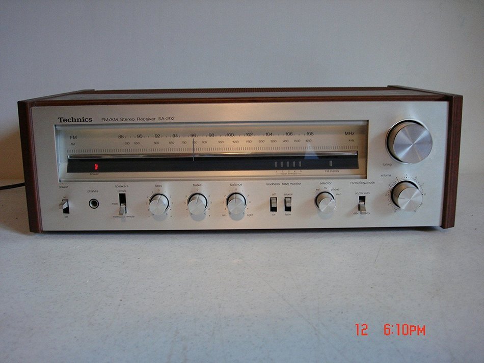 Technics AM/FM Stereo Receiver SA-202 N4