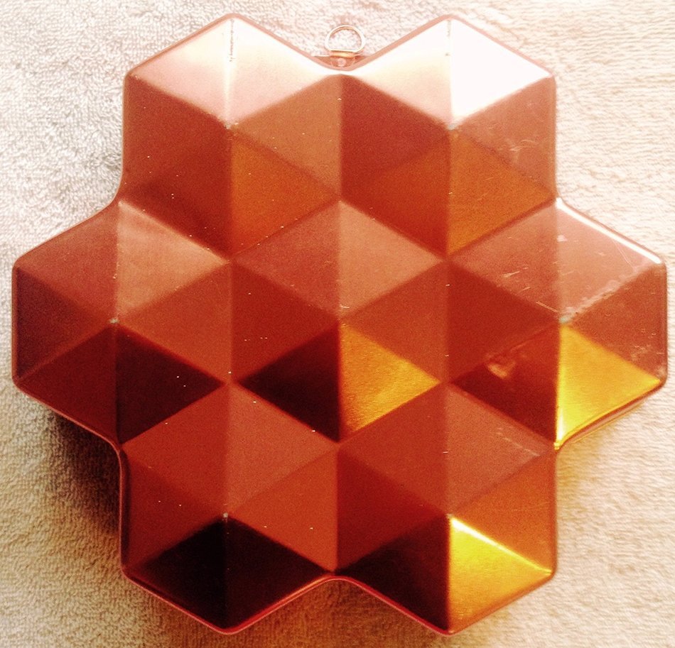 Vintage 8 Cup Coppertone Copper Tone Faceted Hexagon Jell-O Mold / Cake Baking Pan