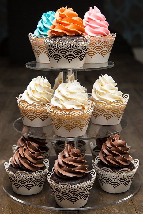 Bride Cupcake Wrappers x 100pcs in shimmering ivory white. 22 different wraps to make your wedding or birthday... N37