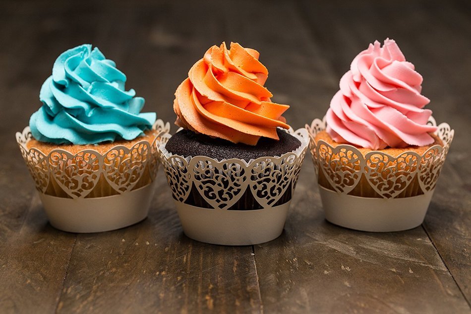 Bride Cupcake Wrappers x 100pcs in shimmering ivory white. 22 different wraps to make your wedding or birthday... N44