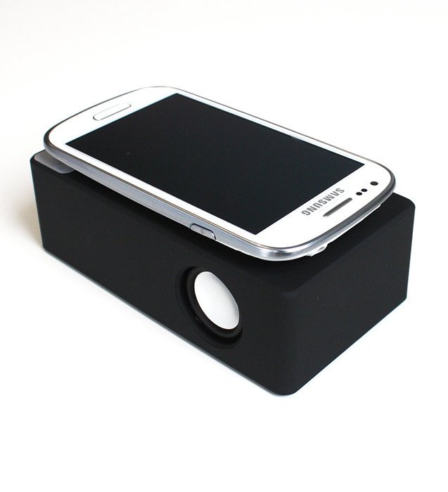 LAYEN&reg; Black Portable Speaker Optmised for Apple Devices. Wireless Speaker for iPhones, iPods, Smartphones - Give... N3