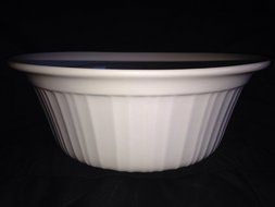 Corning Ware French White 2 Qt Stoneware Casserole - Round with Oval Rim - No Lid N3