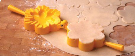 Norpro 1039 Flower Dough and Dumpling Press, Yellow