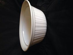 Corning Ware French White 2 Qt Stoneware Casserole - Round with Oval Rim - No Lid N4