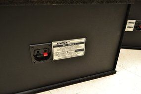 BOSE 301 Series III - Direct-Reflecting Black Bookshelf Speaker N2