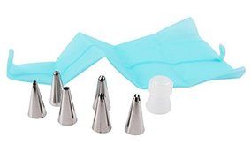 Cake and Pastry Icing Decoration Set with 6 design tips and Re-usable 40 cms Silicon Bag