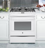 GE JGS750DEFWW 30" White Gas Slide-In Sealed Burner Range - Convection N2