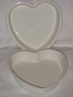 Set of 2 Vintage Promise Margarine HEART SHAPED Plastic Microwave Cake Pan
