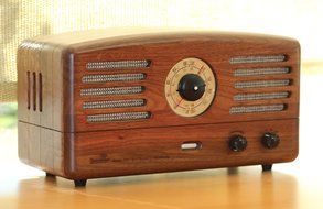 Tesslor R601SW Stereo Tube AM/FM Radio, Bluetooth 3.0 Streaming, Incredible Tube Amplified Sound, Vintage Radio... N2