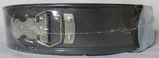 Round Form Spring Tube Pan 11.1" / Forma Desmontvel 28cm