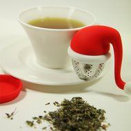 Mudra Loose Leaf Tea Infuser 2016 - Santa Hat Strainer with Steel Ball - Great Christmas Gift N3