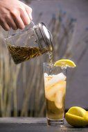 Loose Leaf Tea Strainer &amp; Infuser Glass Teapot - 13.5 Ounces Simple Steeper