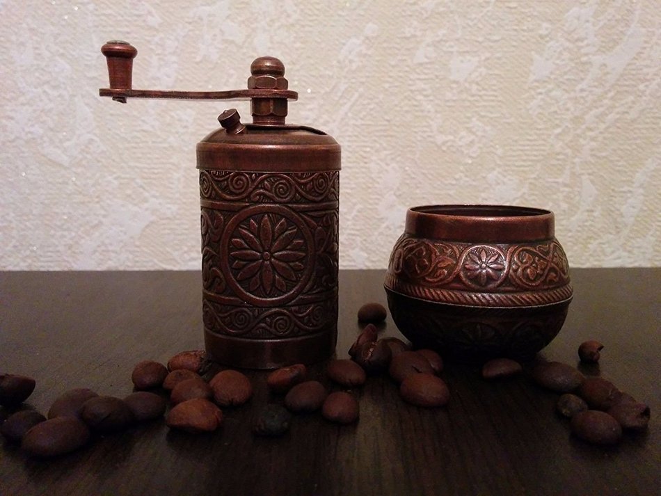 Armenian Coffee Grinder, 3 Different Colors, 4.2'' Spice Grinder, Pepper Mill (Copper)