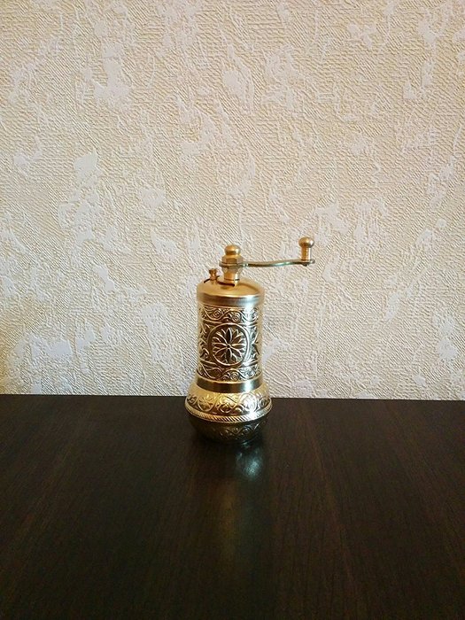 Armenian Coffee Grinder, 3 Different Colors, 4.2'' Spice Grinder, Pepper Mill (Copper) N2
