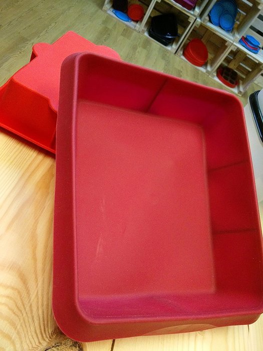 Tupperware Modular Mates Rectangular Set (Black)+FREE 1 Piece AGORA Red Wine Square Lasagne Filler-Free, Thick...