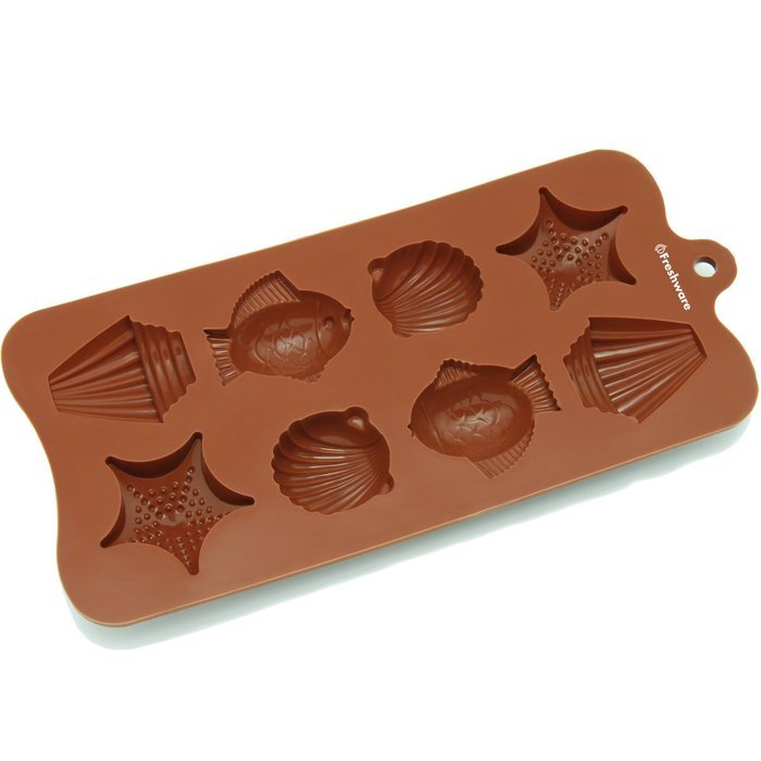 Freshware CB-600RD 8-Cavity Leaf Shape Silicone Mold for Making Soap, Candle, Candy, Chocolate, and More