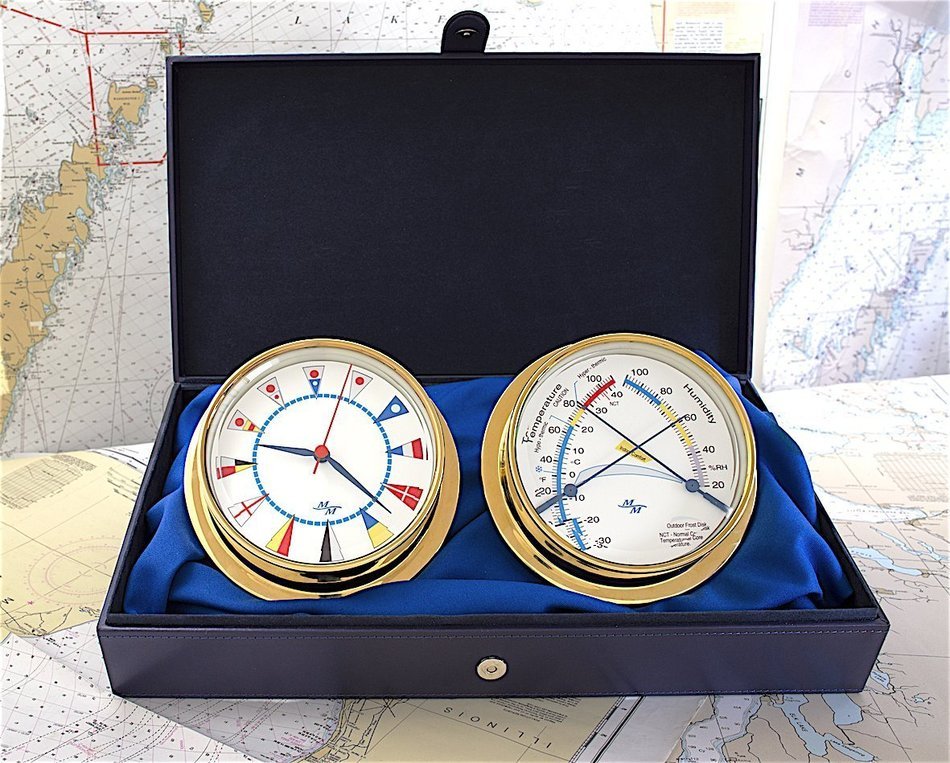 White Flag 5.75 Cabin Gift Set presented in a Leather Finish Felt Lined Gift Box with Clock and Comfort Meter N7