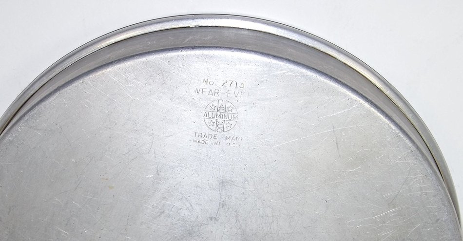 6 Vintage Aluminum Cake Pans N2