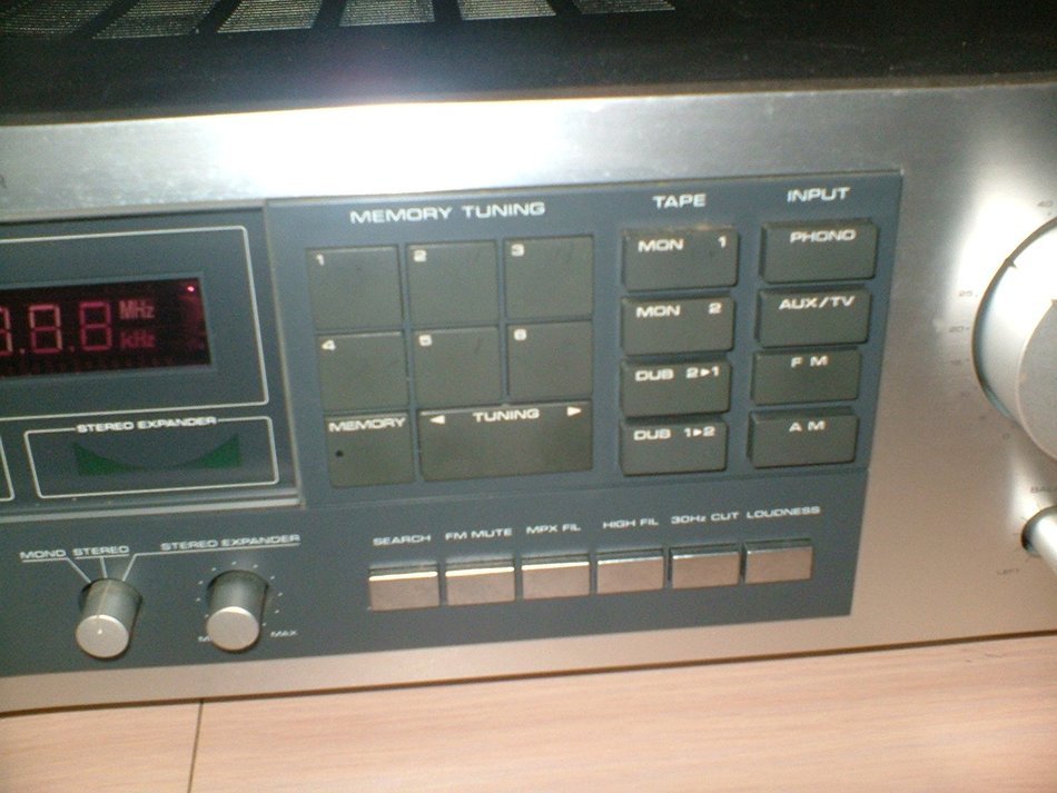 REALISTIC STA 2270 SYNTHESIZED AM/FM STEREO RECEIVER