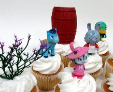 SHERIFF CALLIE'S WILD WEST 17 Piece Birthday Cupcake Topper Set Featuring Sheriff Callie and Townsfolk - Wild... N3