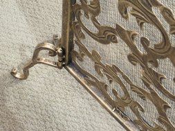 Leaf and Scroll Gold Single Panel Flat Fireplace Screen N3