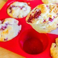 Cool-Shop Silicone Muffin &amp; Cupcake Baking Pan / Non - Stick / Dishwasher - Microwave Safe(12 cup)
