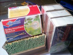 Diamond GreenLightTM Kitchen Matches - 3 Pack - 300 Matches per Pack x 3 = 900 Match (Strike anywhere) N7