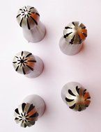 7 Style Stainless Steel Cake Decorating Crown Torch Round Petal Flower Piping Tips Spherical Spiral Waves Pattern...
