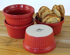 ITI Ceramic Stackable Baking Ramekins / Condiment Sauce Cups with Pan Scraper, Medium / Large, 4-Pack (6 Ounce... N2