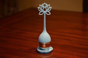 Flower Power Tea Infuser-for Loose Leaf Teas-silicone Top and Silicone Base (Blue)