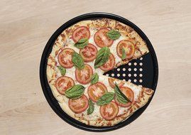 Pizzacraft PC0301 12.9" Round Porcelain-Coated Pizza Pan Crisper/Screen