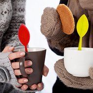 TEA DUNKERS Silicone Leaf Handle and Drip Tray Loose Leaf Long Handled Tea Infuser Strainers BLUE