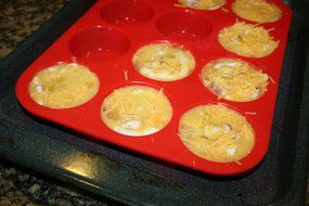 Muffin Pan Silicone and Cupcake Maker 12 Cup Quality Muffin Bake Pan (Blue) N4